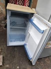 A picture of Nauza fridge nzuri beko offer lK 190k