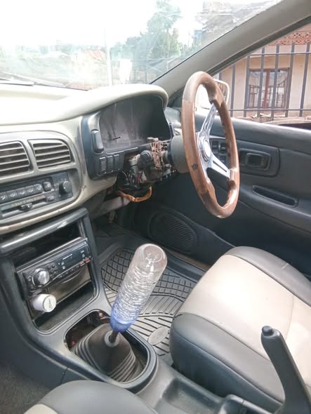 A picture of Subaru Impreza manual transmission
