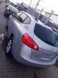 A picture of Nissan Rogue 2010