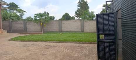 A picture of HOUSE ON
