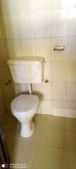 A picture of Dabo selfu inapangishwa na chumba kingine pembeni yake madukani maji