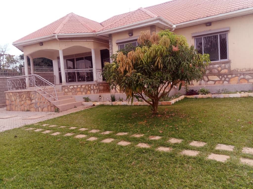 A picture of House for sale at 260m ugx in Namugongo kiwango 0776625418