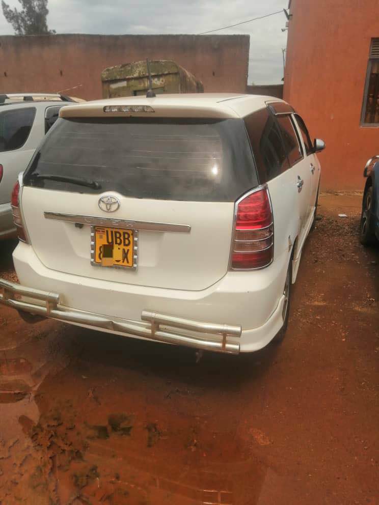 A picture of Toyota wish 13.5m