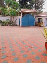 A picture of Moshono shulen kwa nyuma