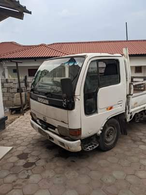 used nissan atlas