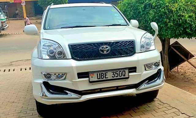 A picture of 85 Million Prado Tx 2.7cc WhatsApp 256776 245142 