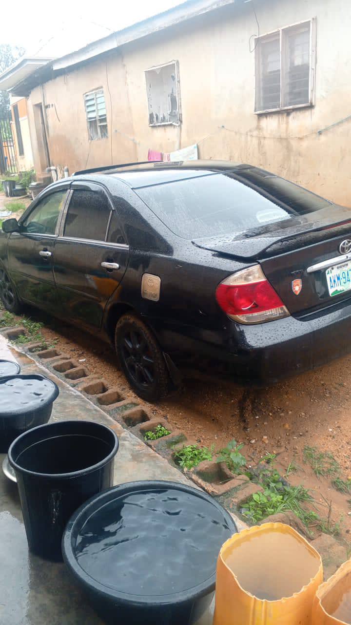 A picture of URGENT AWOOF DEAL FOR SERIOUS DEALER Toyota Camry 06 Engine
