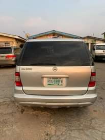 A picture of ML Benz 350