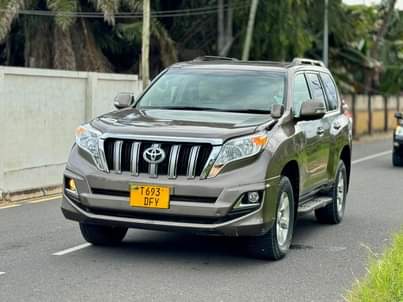 A picture of TOYOTA PRADO 150