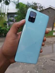 A picture of Samsung A71