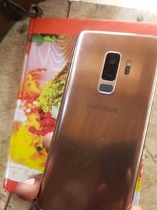 A picture of Samsung s9 