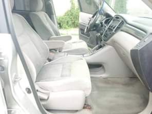 A picture of 2004 Toyota highlander Belgium grade Silent engine Perfect transmission Ac