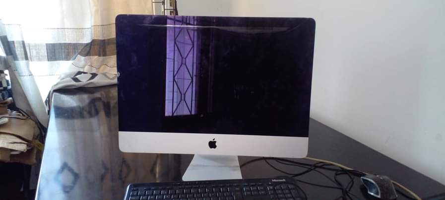 A picture of Wahi iMac nch 21 5 ram 8gb SSD 1000gb i5
