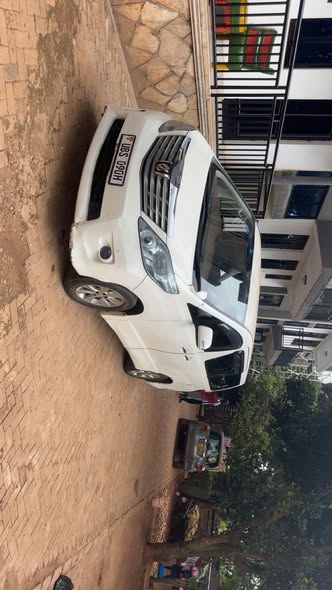 A picture of Alphard for hire