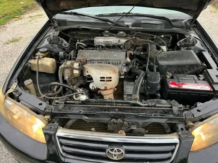 A picture of NGN2 600 000 Toyota Camry 2002 model