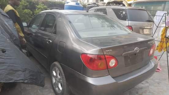 A picture of TOYOTA COROLLA 04 DIRECTLY FROM OWNER THE CAR IS VERY