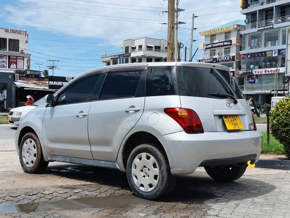 A picture of Toyota IST 0712188493