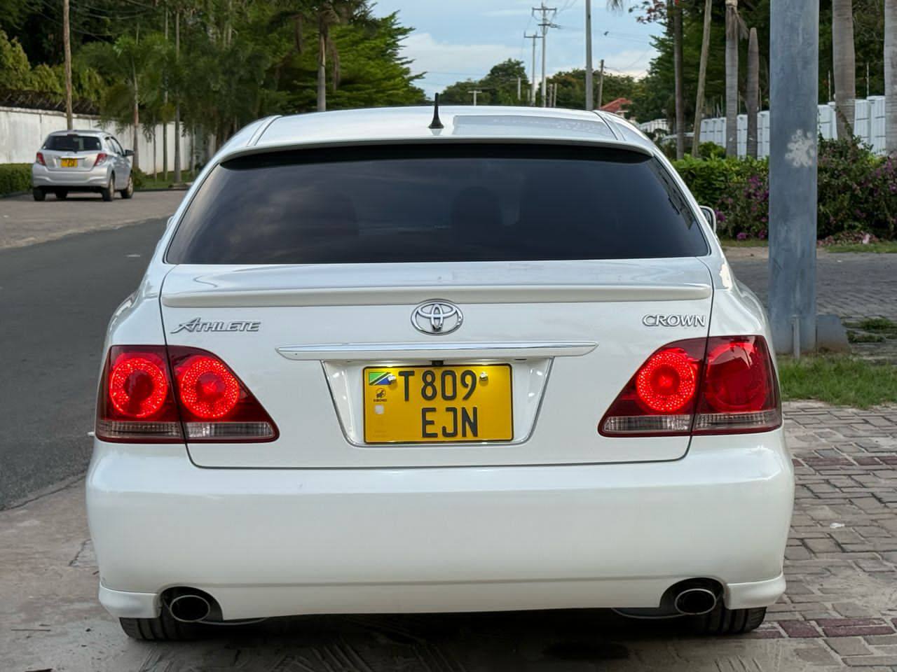 A picture of TOYOTA CROWN ATHLETE EJN