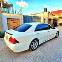 A picture of Toyota crown Athlete