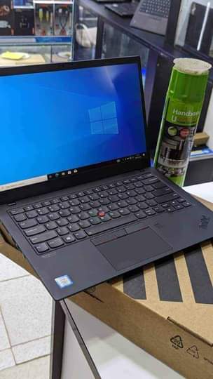 A picture of Lenovo Thinkpad X1 carbon
