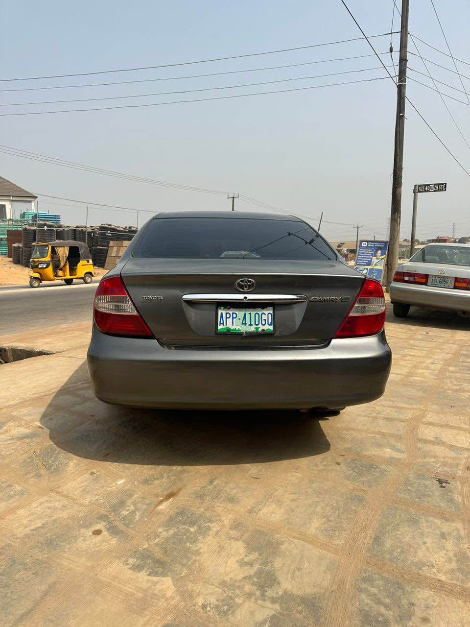 A picture of Toyota Camry 05