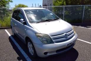 A picture of Toyota Ist 2004