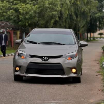 A picture of FOR SALE Super clean Toyota Corolla LE 2015 model with