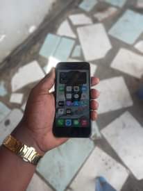 A picture of IPhone 8g Gb64 Btr100 Finger OK Bei 200k Exchange and