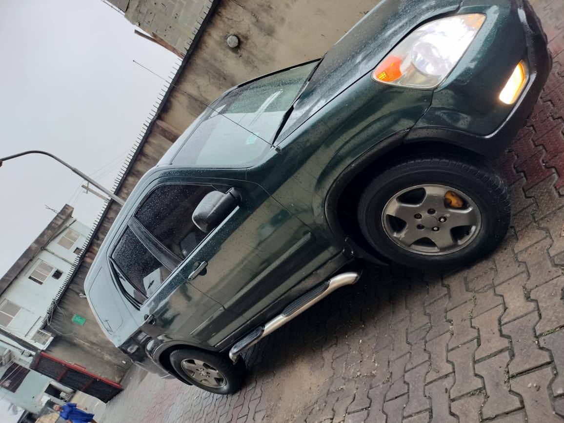 A picture of 2005 Honda crv