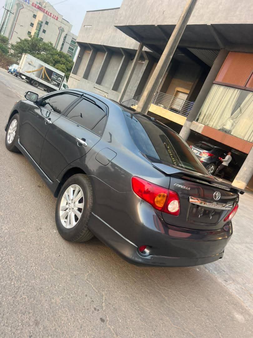 A picture of 2010 Toyota corolla