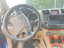 A picture of Toyota highlander 2009 Limited edition full features Thumbstart Navigation 3row