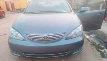 A picture of Toyota Camry 2004