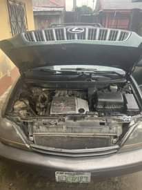 A picture of Lexus Rx300