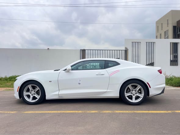 A picture of FOREIGN USED 2020 CHEVROLET CAMARO 42 000 000 08175232309