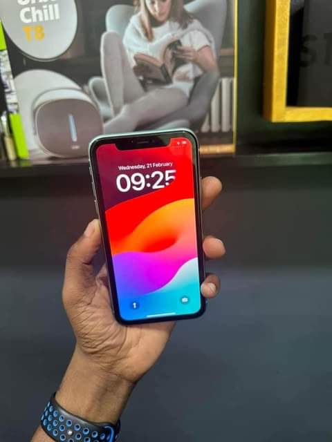 A picture of Iphone 11