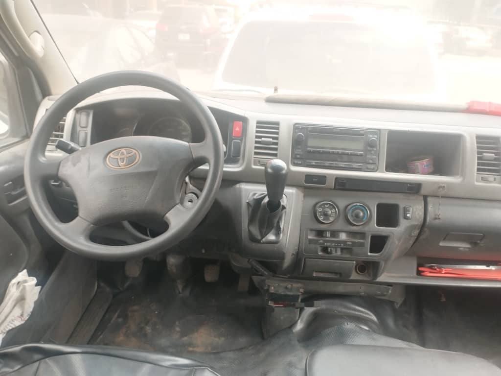 A picture of Bus Toyota Hiace available