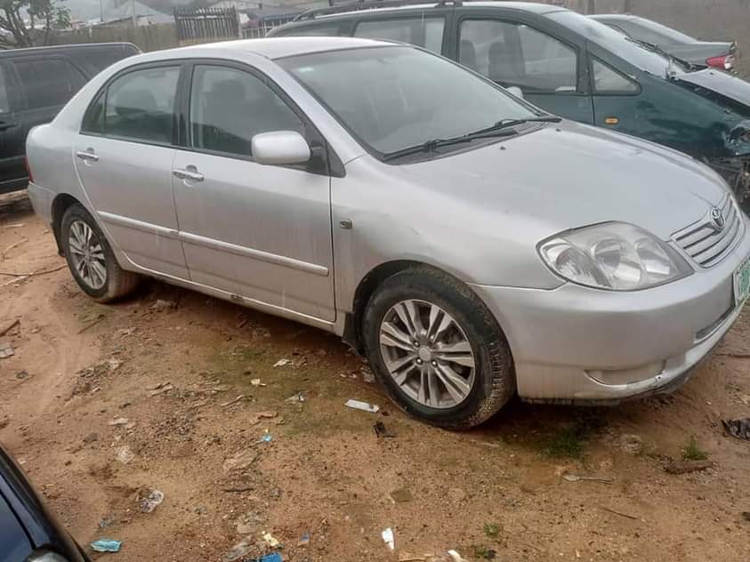 A picture of Toyota Corolla Bank 2004