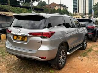 A picture of TOYOTA FORTUNER 2020