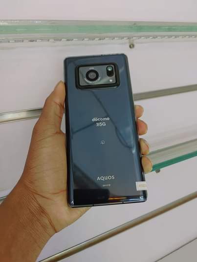 A picture of AQUOS R6 JAPANESE USED PHONE CLEAN PIECE