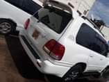 A picture of Landcruiser V8 Petrol