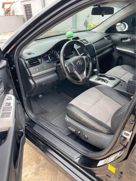 A picture of TOYOTA CAMRY SE 2013 REG