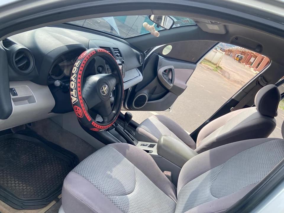 A picture of Neatly Used Registered 2007 Toyota RAV 4 ABSOLUTELY NOTHING TO