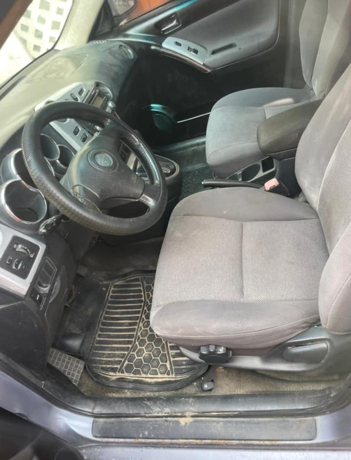 A picture of Clean sharp Toyota Matrix 2004 model buy and drive 08083226399