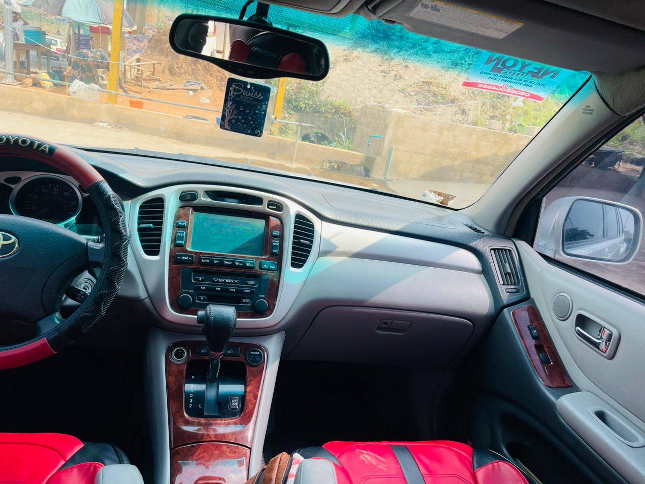 A picture of Barely used tokunbo standard 2005 Toyota highlander with untampered and