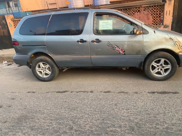 A picture of Toyota Sienna forsale 100 perfection