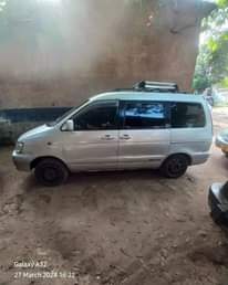 A picture of TOYOTA NOAH