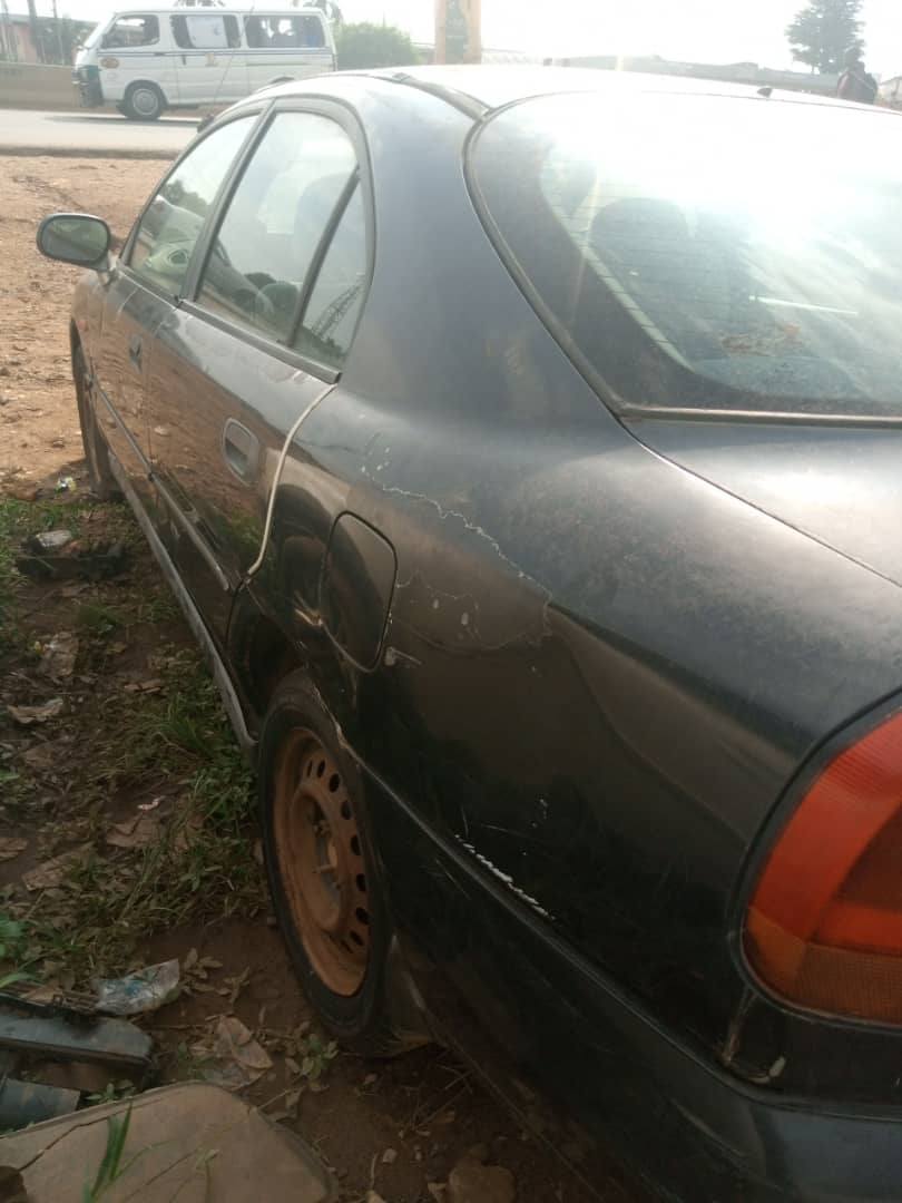 A picture of Mitsubishi Carisma