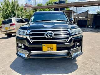 A picture of 2017 OG TOYOTA LANDCRUISER VX R Engine Capacity Cc 4461