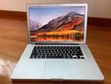 A picture of MAC BOOK PRO 2011