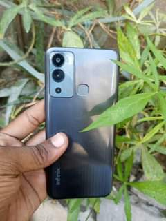 A picture of Infinix hot12i